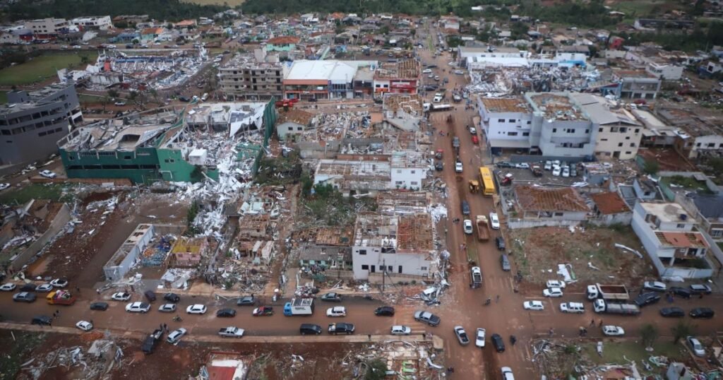 Chefe da ONU cita tornado no Paraná e cobra ação mais rápida na COP30