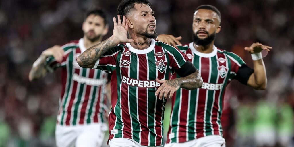 Em um clássico movimentado, Fluminense derrota Flamengo no Maracanã