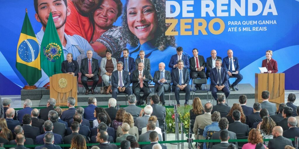 Lula sanciona isenção do IR para quem ganha até cinco salários mínimos
