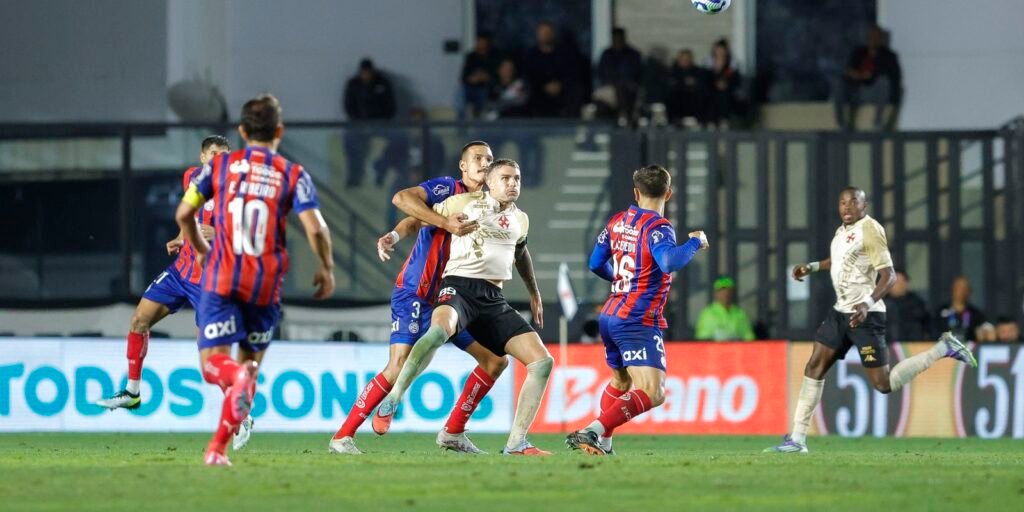 Mirando uma vaga na próxima Libertadores, Bahia recebe o Vasco