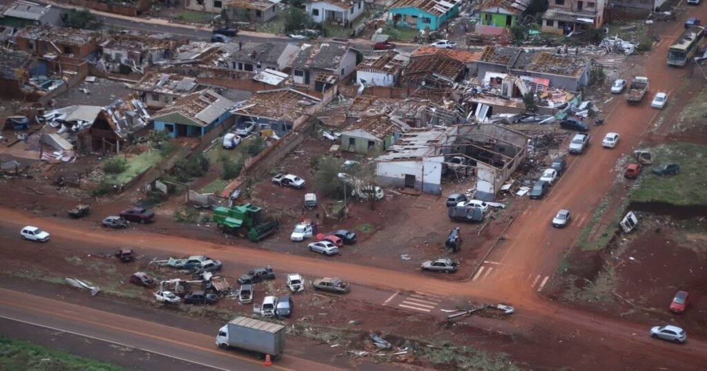 Tornado no PR: "Resposta de reconstrução tem de ser veloz", diz ministro