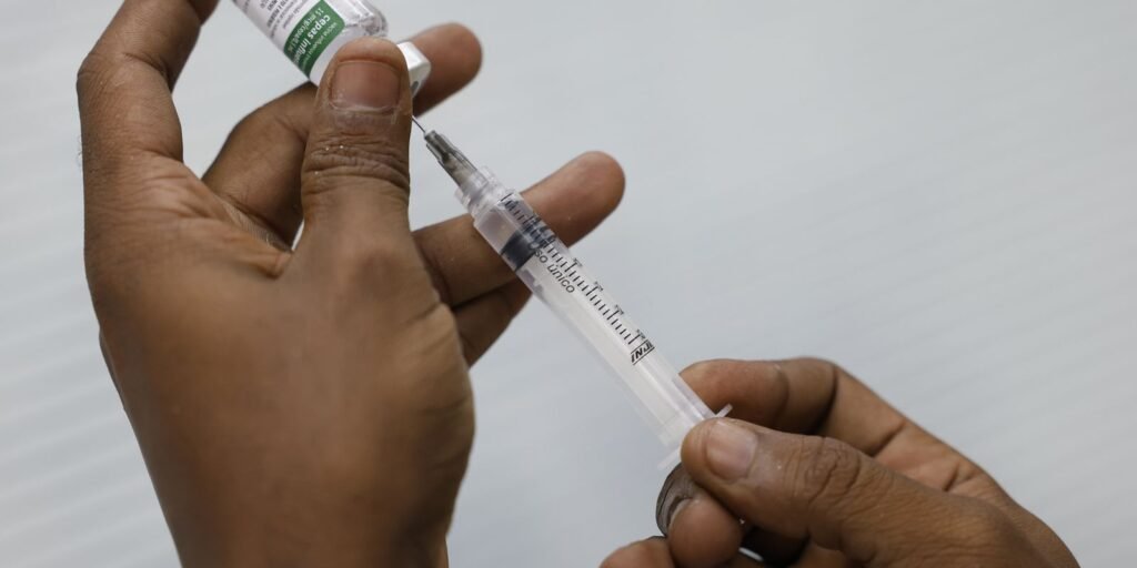 Covid: quem tem 12 anos ou mais pode se imunizar, no Rio, com vacina
