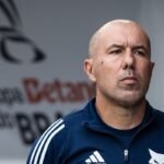 Cruzeiro anuncia saída de Leonardo Jardim após revés na Copa do Brasil