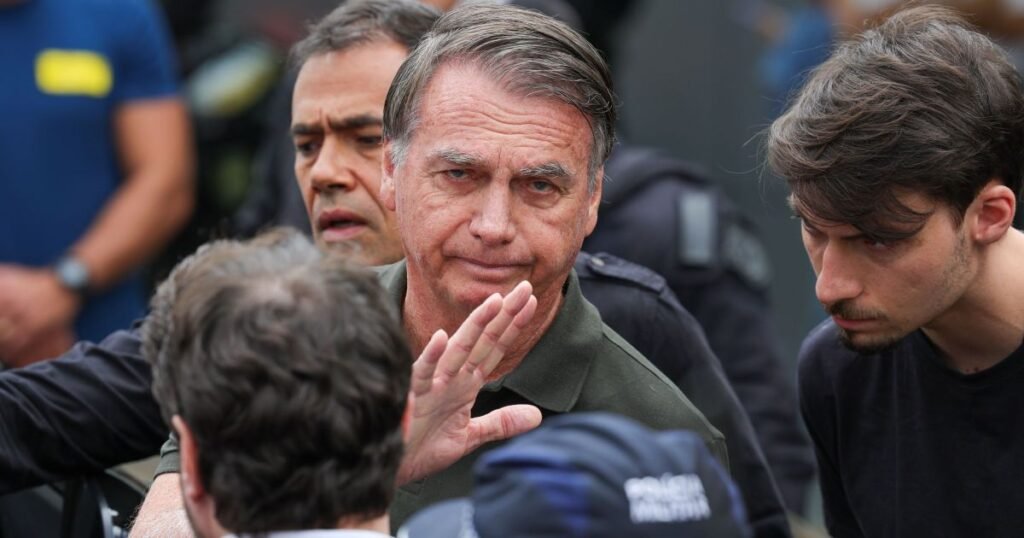 Defesa aguarda avaliação médica para informar cirurgia de Bolsonaro ao STF