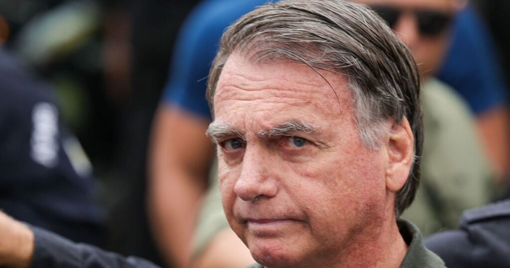 Defesa de Bolsonaro pede internação amanhã e cirurgia na quinta (25)