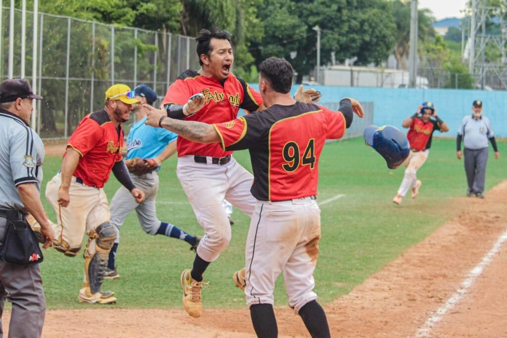 Dourados faz história e conquista título inédito no beisebol brasileiro