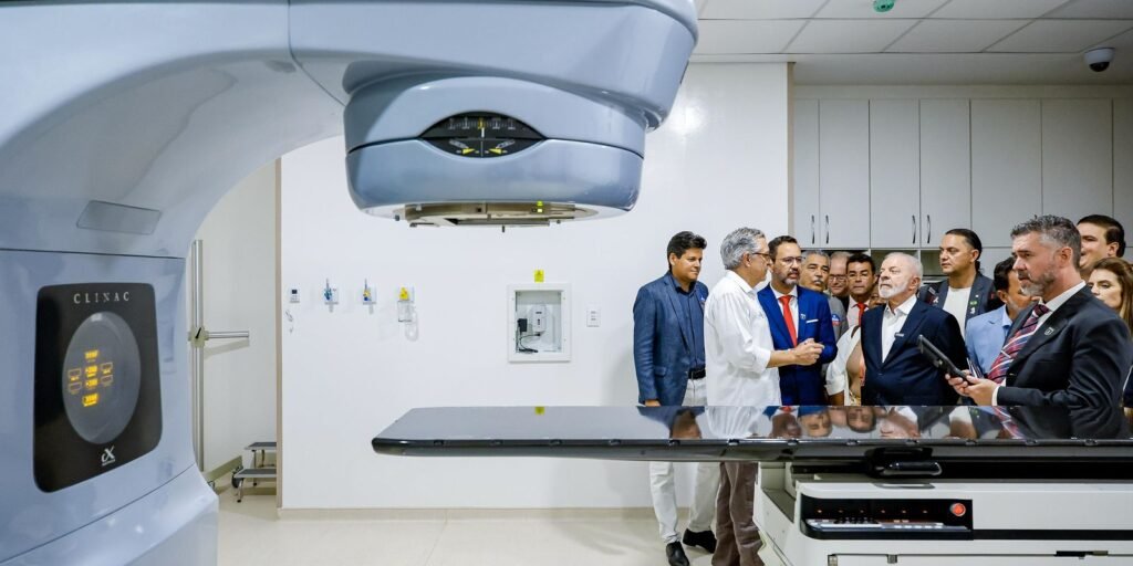 Lula inaugura serviços de radioterapia em cinco cidades do país
