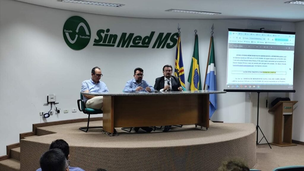 Médicos da Santa Casa exigem 13º e acionam Justiça em 30/12