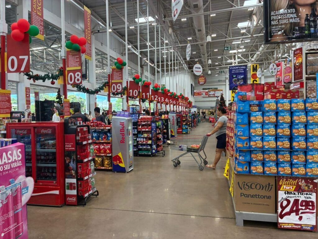 Movimento tranquilo no mercado surpreende consumidores em 24 de dezembro