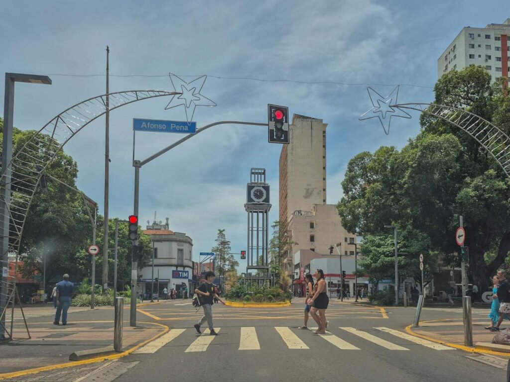 confira horários especiais de bancos, comércio e supermercados