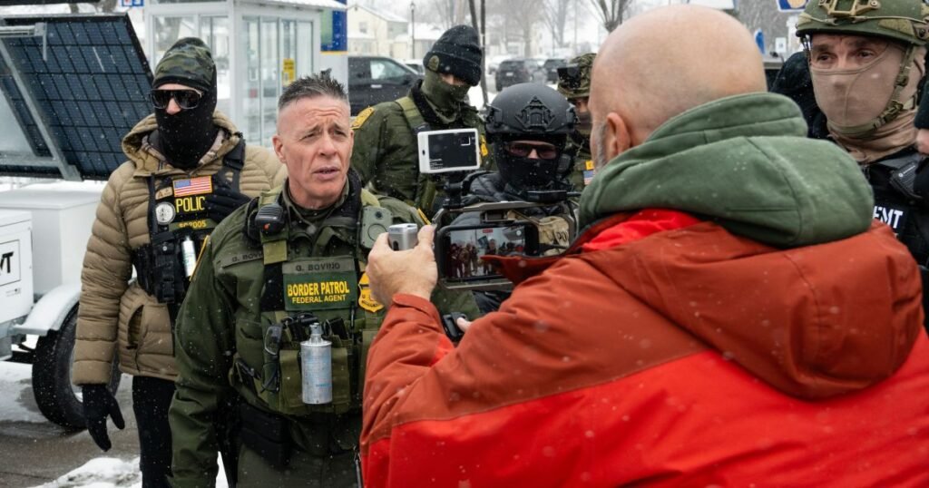 Chefe da Patrulha de Fronteira dos EUA é afastado do cargo, dizem fontes