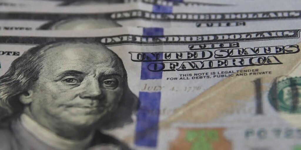Dólar cai para R$ 5,36 com desaceleração do emprego nos EUA