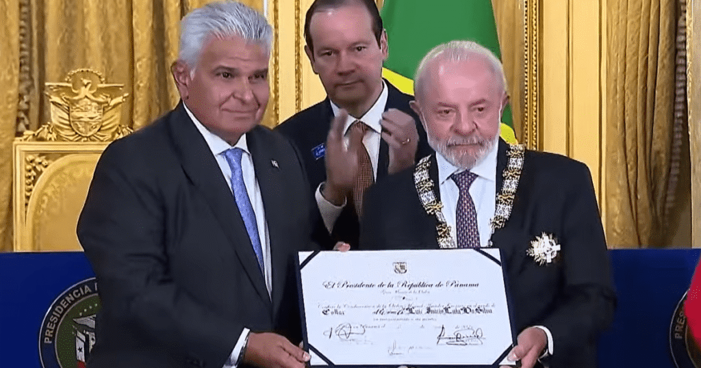 Lula recebe maior honraria do Panamá em viagem ao país