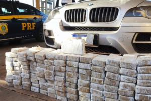 BMW apreendida com 130 kg de cocaína em Mato Grosso do Sul