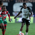 Corinthians vence Portuguesa nos pênaltis e avança no Paulistão