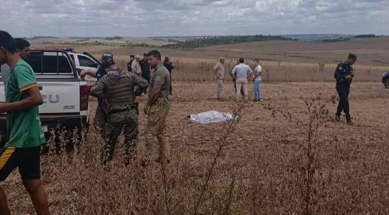 Dois brasileiros mortos por pistoleiros em lavoura de soja na fronteira