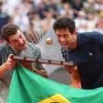 João Fonseca e Marcelo Melo garantem título de duplas do Rio Open
