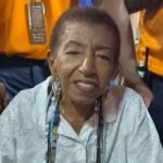 No último carro, Leci Brandão emociona a Sapucaí em desfile-homenagem