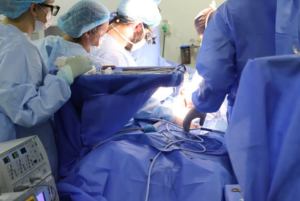 Operação aérea viabiliza transplante de órgão para adolescente em MS