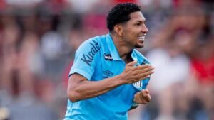 Rony decide, Santos vence Noroeste e segue vivo no Paulistão