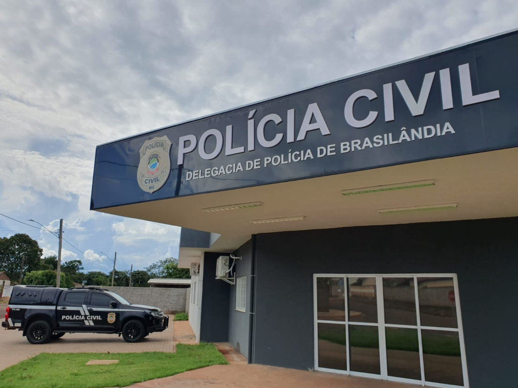 Suspeitos presos após fuga com carro da vítima