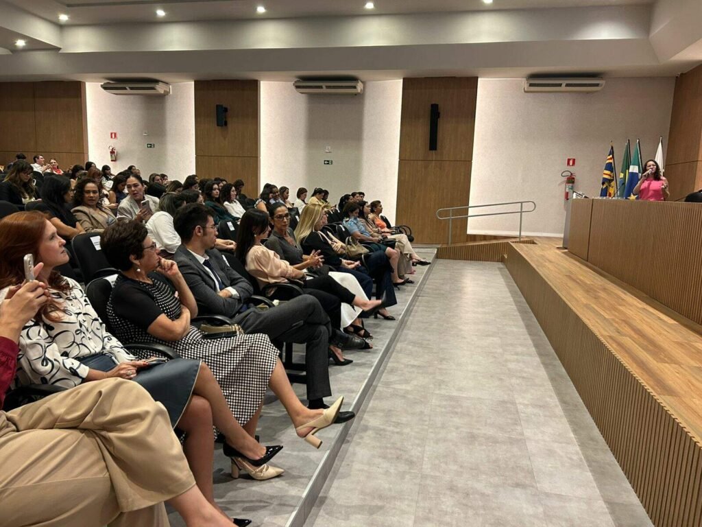 Mulheres debatem violência de gênero: como defender e apoiar