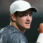 Na melhor atuação no ano, João Fonseca vence Collignon em Indian Wells