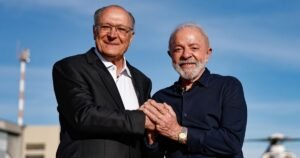 Alckmin promete lealdade a Lula durante congresso do PT