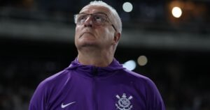 Dorival Júnior é demitido e deixa o comando do Corinthians