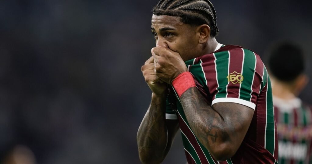 Fluminense e Coritiba empatam em 1 a 1 no Couto Pereira