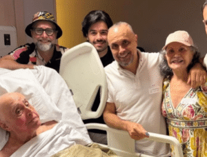 Hospitalizado, Mauro Mendonça celebra 95 anos com a família