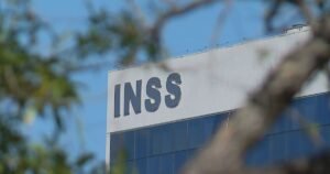 INSS inicia pagamento da 1ª parcela do 13º nesta sexta (23)