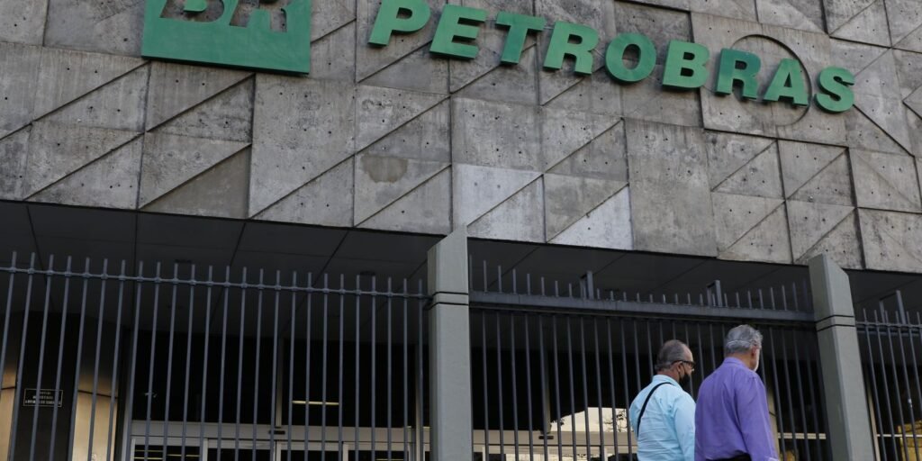 Petrobras bate novo recorde na produção de barris de petróleo e gás