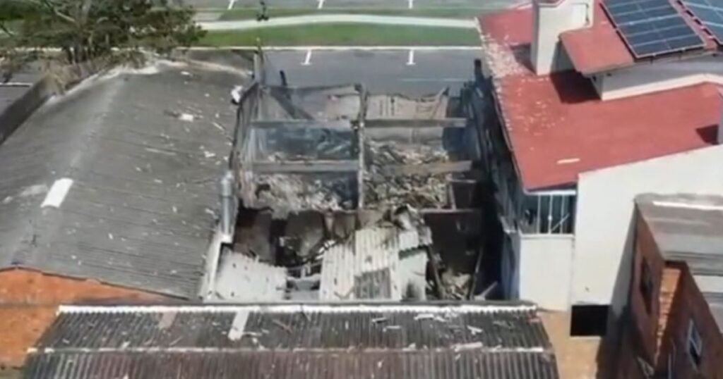 Vídeo mostra destruição após queda de avião em restaurante no RS