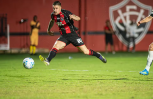 Vitória e Corinthians empatam sem gols no Barradão