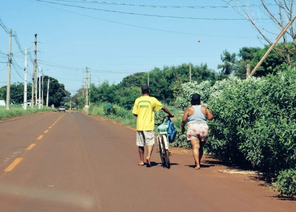 Você resolve o essencial a pé perto de casa em CG?