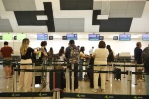 Anac orienta aéreas a aceitar certidões digitais no embarque