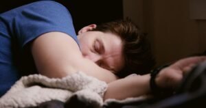 Dormir demais faz mal? Dr. Kalil conversa sobre tempo ideal de sono