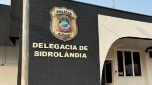 Dupla é presa furtando pneus em pátio da polícia em Sidrolândia