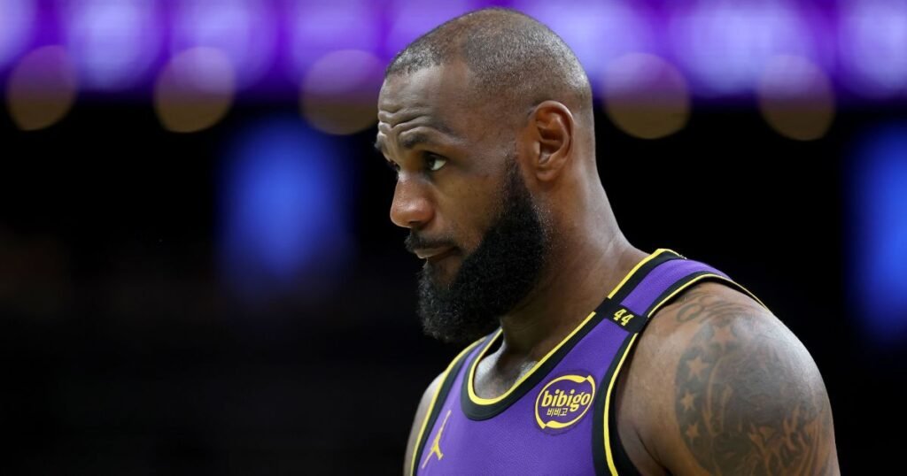 NBA: LeBron James evita definir futuro após eliminação dos Lakers