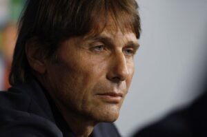 Napoli confirma a saída de Conte após trocas de farpas com o presidente