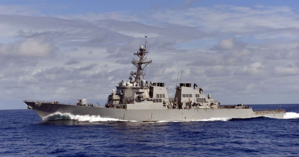 Navio de guerra dos EUA perdeu potência e propulsão por horas