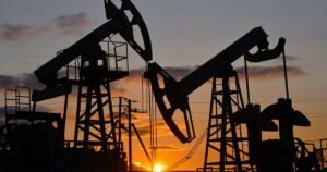 Preços do petróleo caem quase 5% com expectativas de acordo entre EUA e Irã