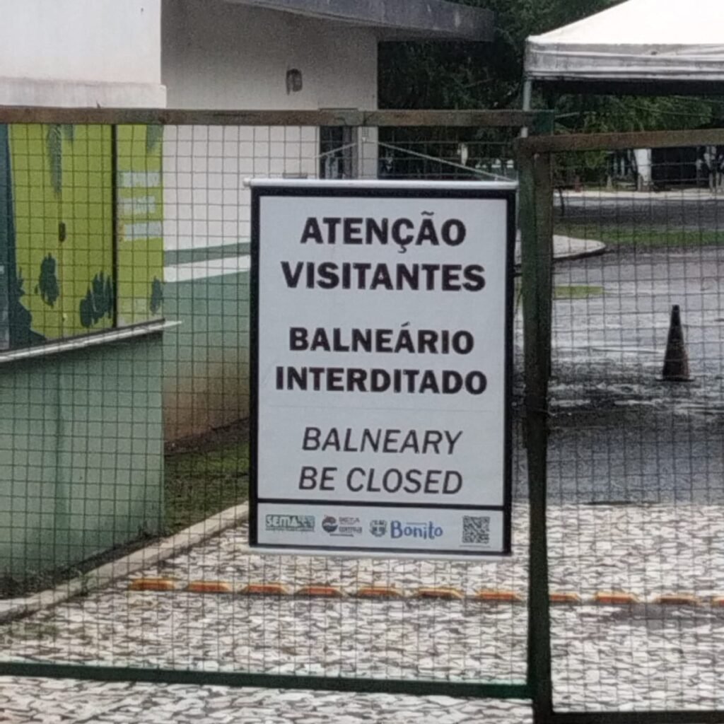 Balneário de Bonito fecha após chuvas deixarem Rio Formoso turvo