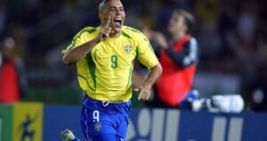 Camisa do Brasil na Copa de 2002 é eleita uma das mais feias da história