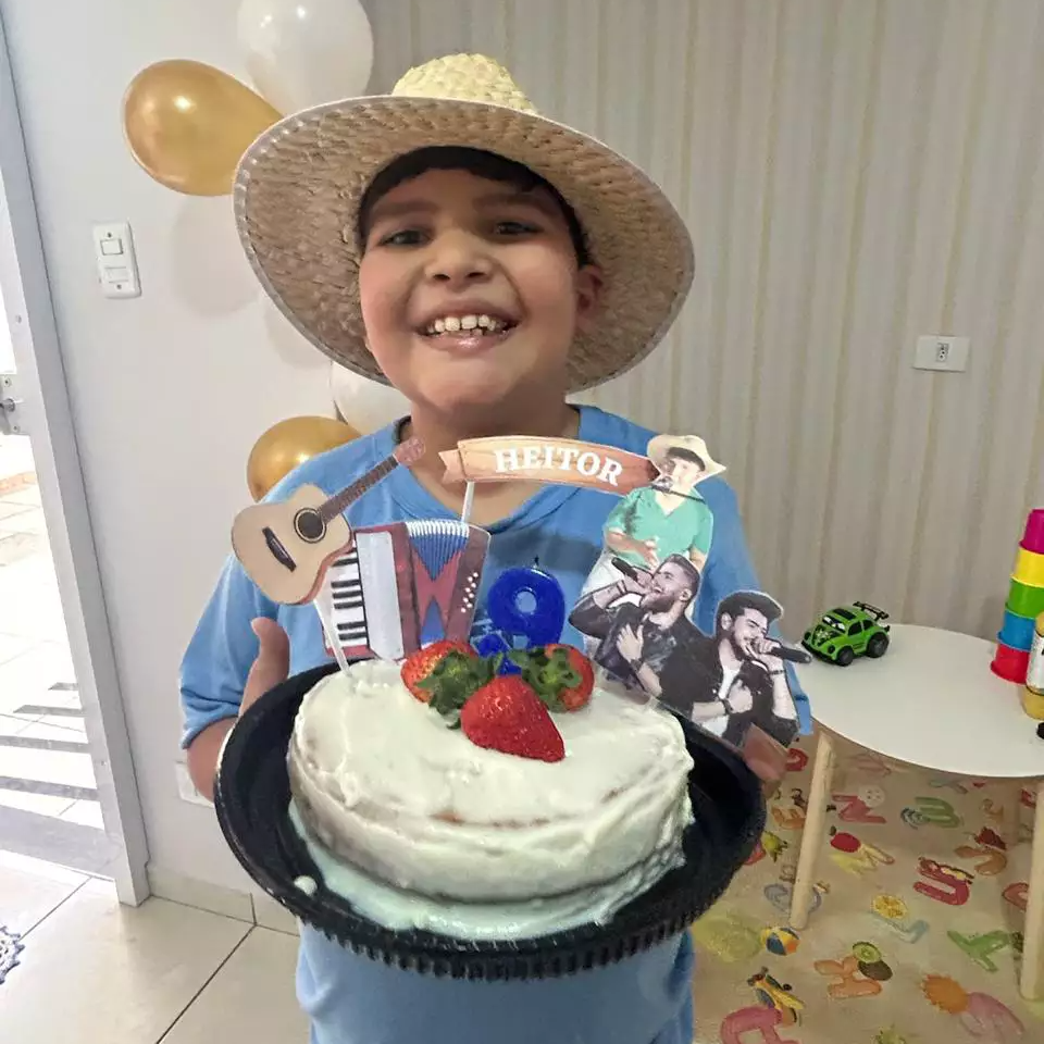 Conheça Heitor, o menino que usa Zé Neto e Cristiano no tratamento
