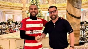 Ex-jogador da Seleção inicia carreira de técnico em clube de Daniel Alves
