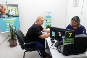 Guichê 60+ aproxima pessoas idosas do mundo digital e garante acesso aos serviços do Detran-MS
