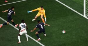 Jogador do São Paulo marca primeiro gol contra da Copa em EUA x Paraguai