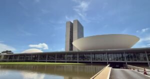Apenas oito partidos intimados responderam ao STF sobre emendas